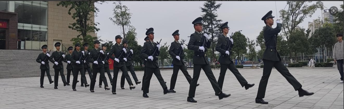 1758681944418092525.jpg 1758681919758.jpg